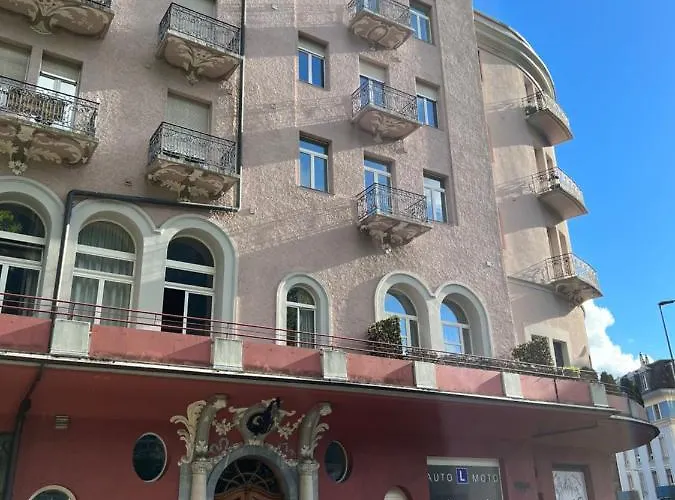 Savoy 26